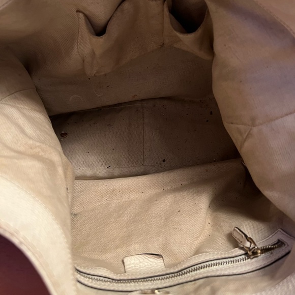 Gucci Off White Heritage Medium Hobo Bag - Picture 10 of 16